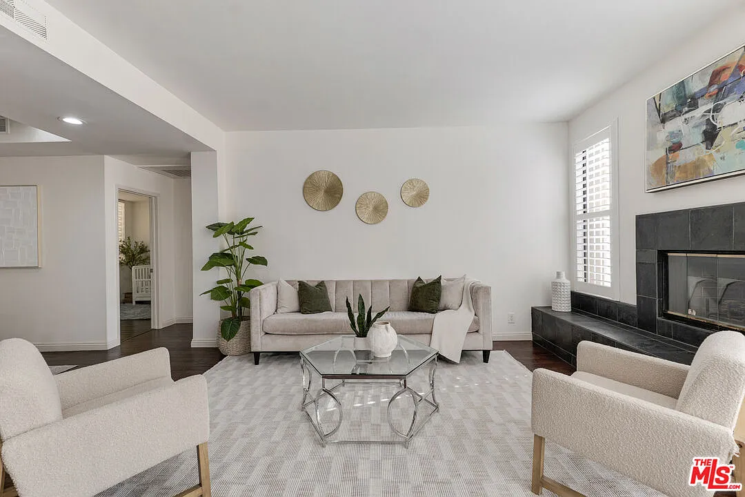 3 bed, 2.0 bath, 1516 sqft, $5,600 — Photo 4