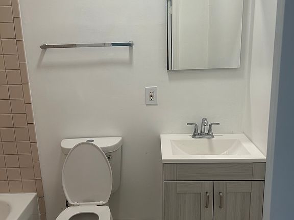 4th image of 1231 Lincoln Ave #1