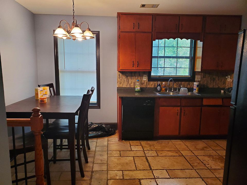 2nd image of 5276 Redan Rd