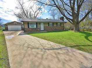 621 Beverly Ln, Rockford, IL 61108