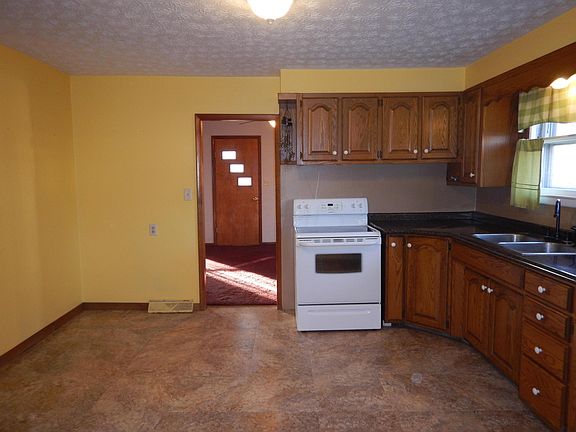 3rd image of 290 1st St