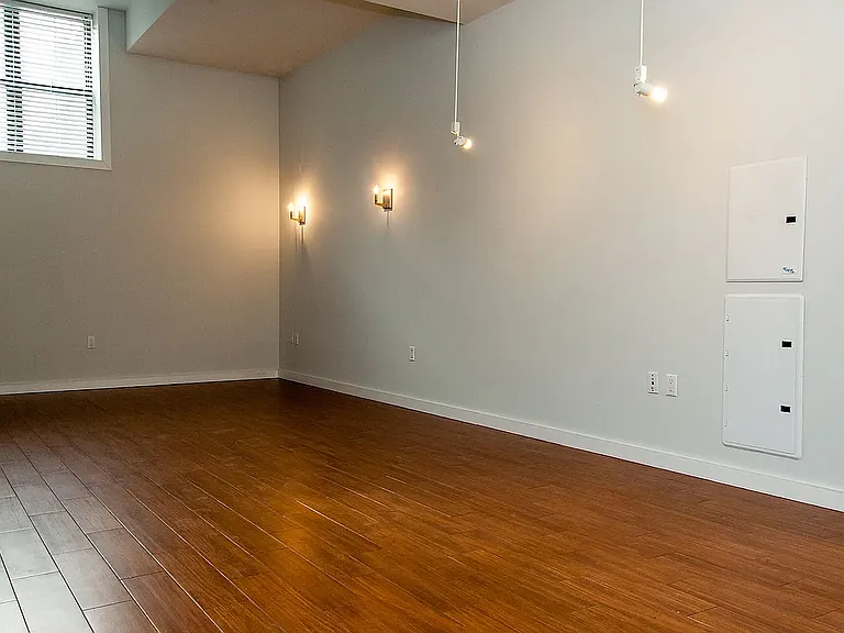 96 Dupont St #LL7 — Photo 4