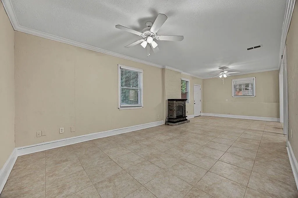 1 bed, 1.0 bath, 2715 sqft, $1,775 — Photo 2