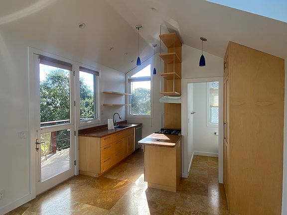 2nd image of 4 Francisco Patio