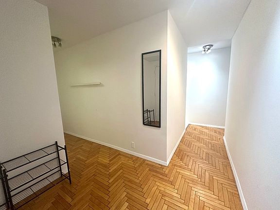 4th image of 106 Central Park S #C12