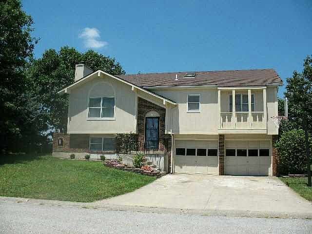 Great Curb Appeal!!!