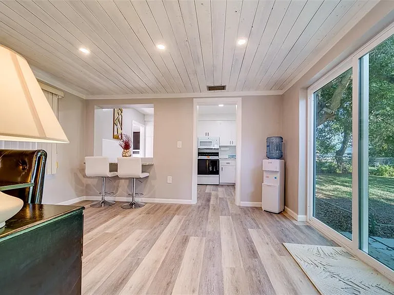 10802 Mohawk Rd — Photo 15