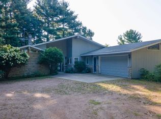 9671 3rd St, Almond, WI 54909