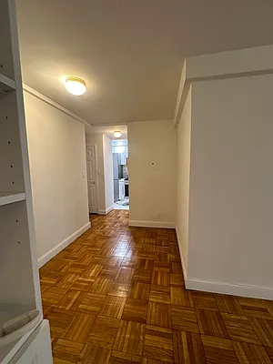 Rented by AZ REALTY NYC LLC | media 18