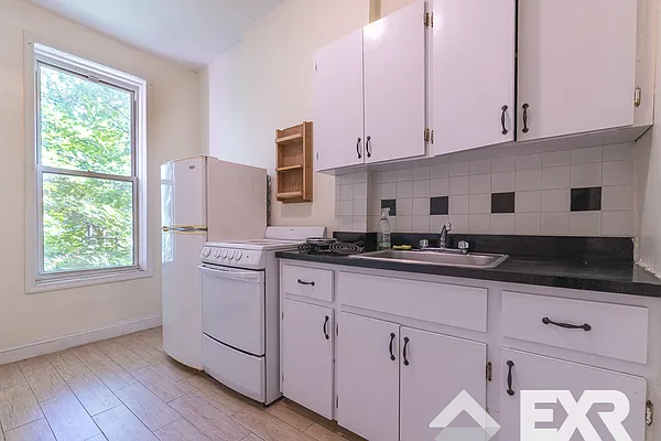 Rented by EXR | media 10
