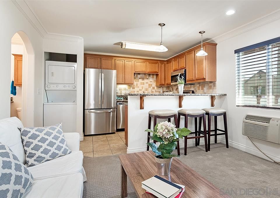 1st image of 800 N Mollison Ave Unit 39