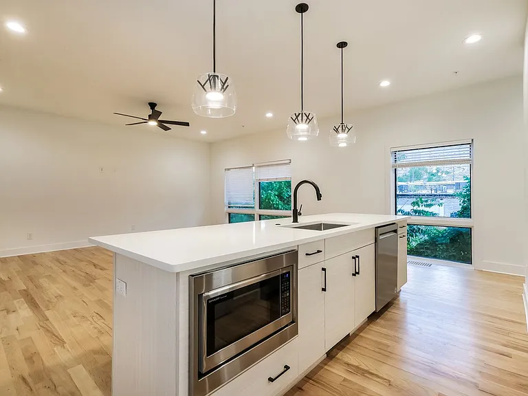 367 Parkway Dr NE #8 — Photo 11