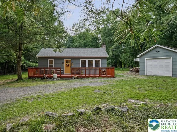 105 Chariton Dr, East Stroudsburg, PA 18301
