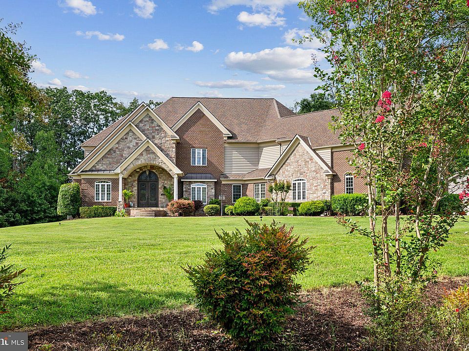 1st image of 107 Estates Dr