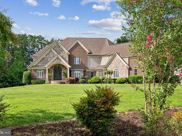 107 Estates Dr, Fredericksburg, VA 22406
