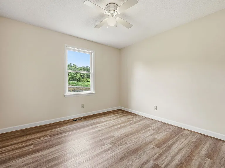 763 Tingen Rd — Photo 4
