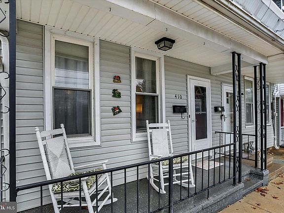4th image of 410 Maple St