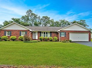 19 Forest Glen Dr, Scranton, PA 18504