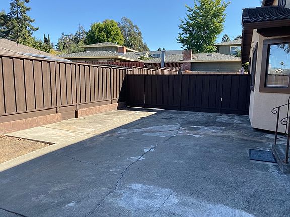 5th image of 22695 Vermont St