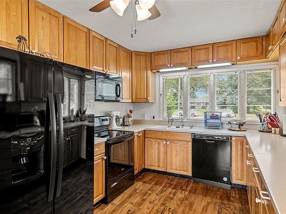 4th image of 2400 Stanton Ave