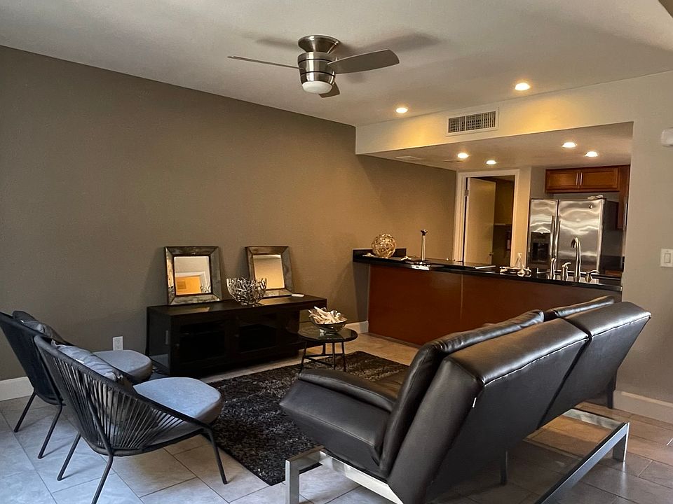 Entrance, view as you enter the condo.