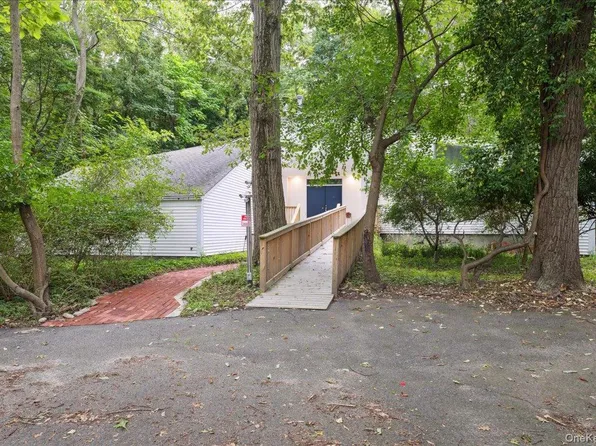 330 E Broadway, Port Jefferson, NY 11777