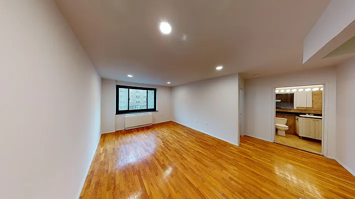 Rented by AZ REALTY NYC LLC | media 13