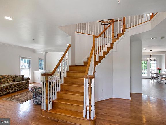 5th image of 9005 Magruder Knolls Ct