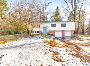 233 Pondview Dr, Amherst, MA 01002
