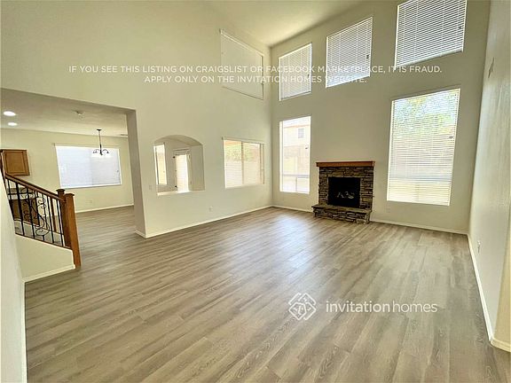 3rd image of 2226 W Dale Ln