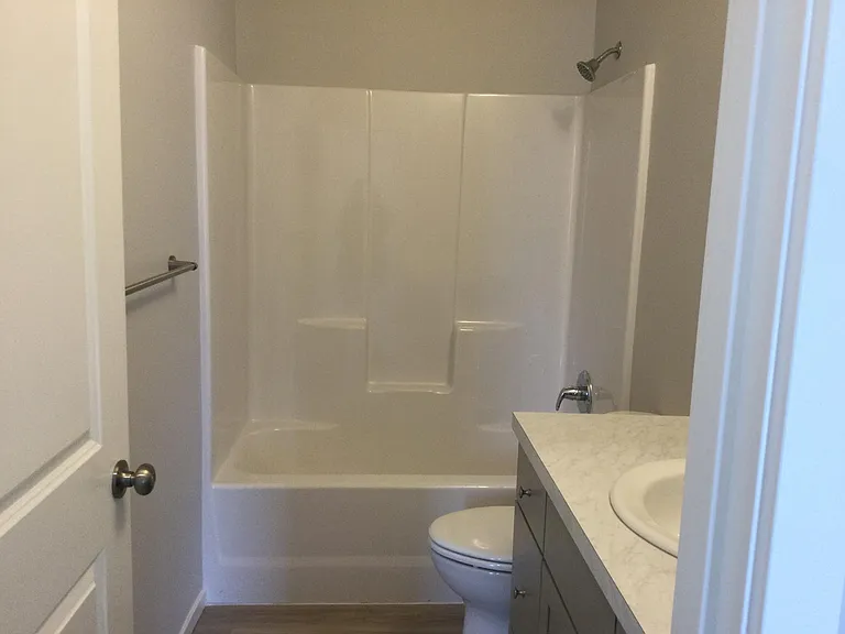 5621 Remington Dr — Photo 5