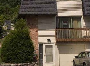 101 Penn Ln, Rochester, NY 14625