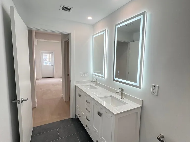 141 Christopher Columbus Dr #2 — Photo 12