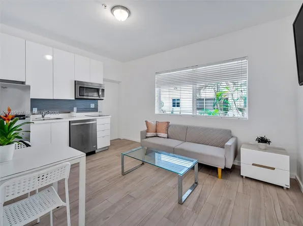 820 15th St, Miami Beach, FL