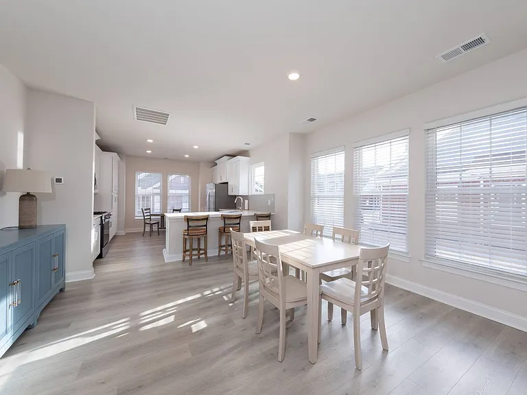 1224 Treviso Bay — Photo 5