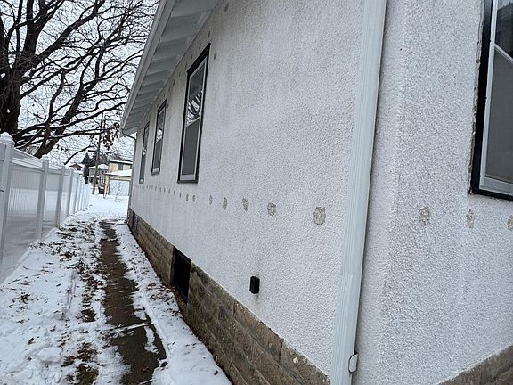 3rd image of 934 Ottawa Ave