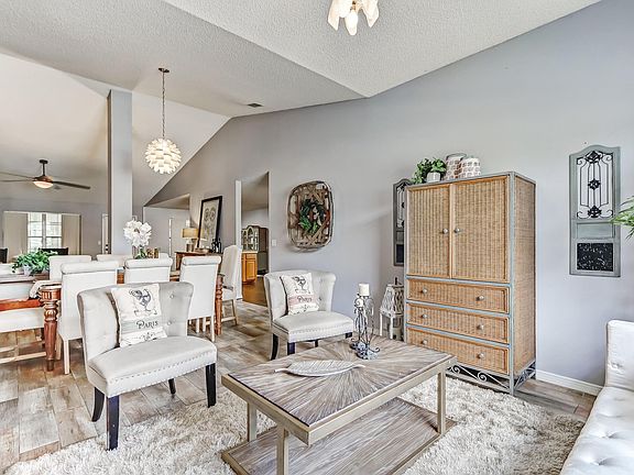 3rd image of 10466 McGirts Creek Dr