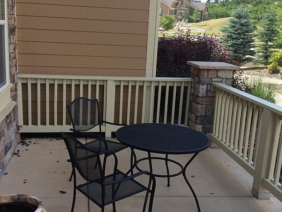 Private front patio great views!!