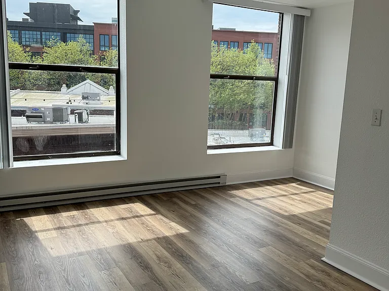 17 SW 2nd Ave #412 — Photo 7