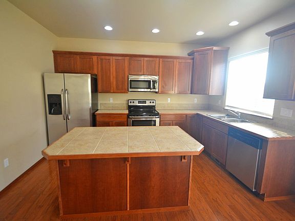 5th image of 1010 Grant Pl