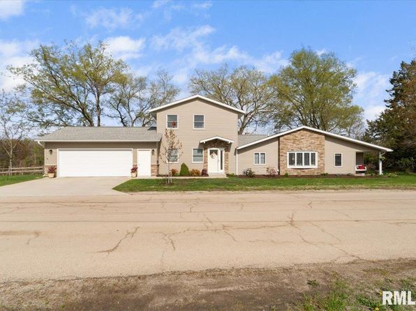 35 Ferry St, Prophetstown, IL 61277