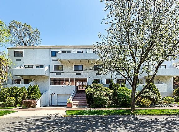 2nd image of 21 Canterbury Road #0