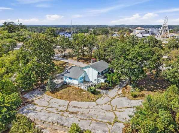 970 Chateau Ln, Osage Beach, MO 65065
