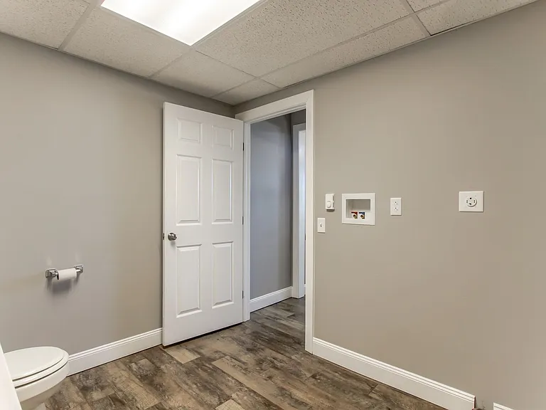 1800 Lehman St — Photo 48