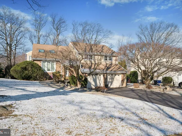 938 Clyde Ln, Philadelphia, PA 19128