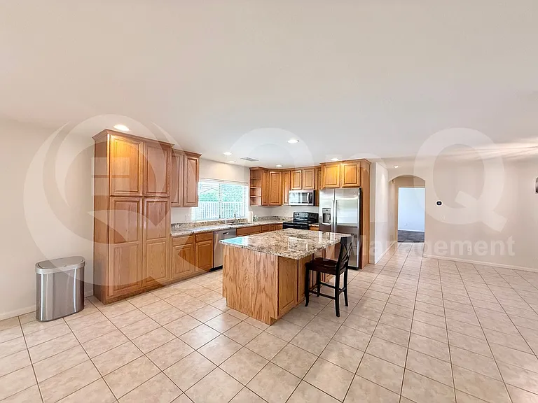 4615 W Bluefield Ave — Photo 3