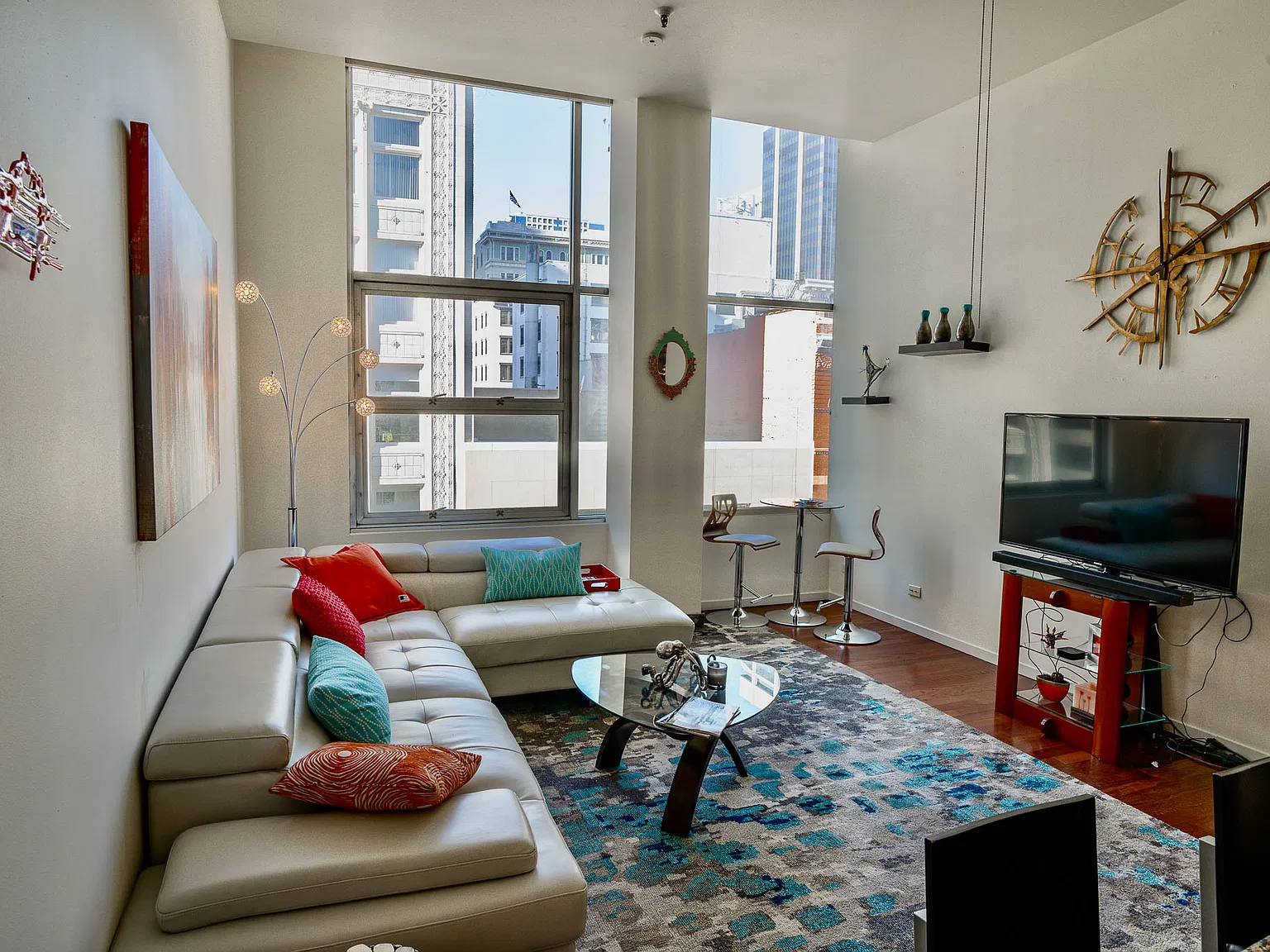 1 bed, 711 sqft, $1,900 — Photo 1