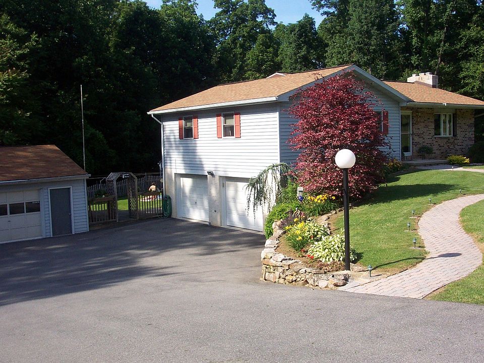 Front View with Detached Garage