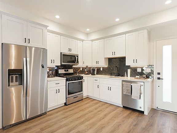 2nd image of 4316 Aragon Way