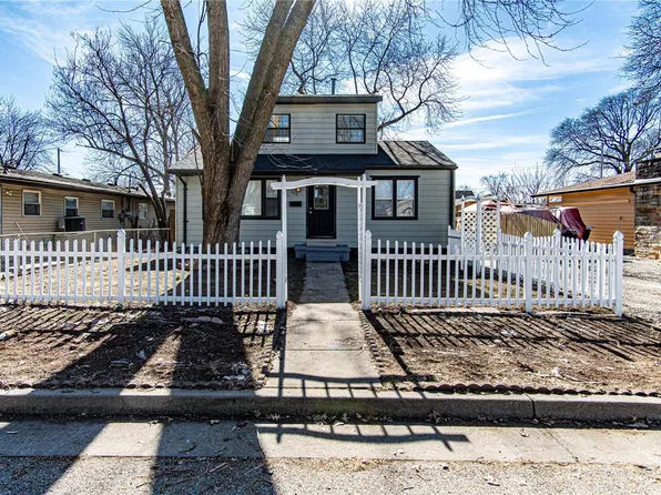 320 Conley Ave, Wood River, IL 62095